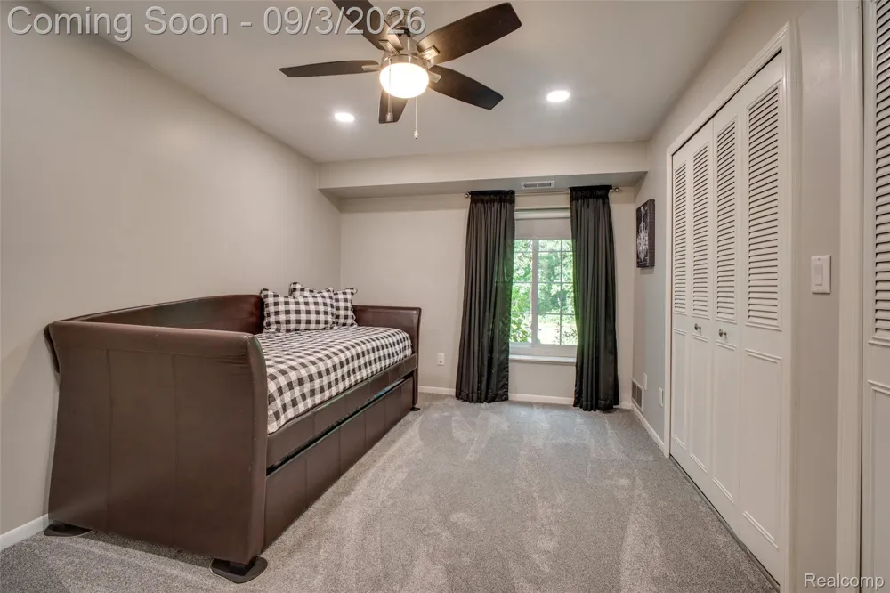 35972 Ann Arbor Trail Livonia City, MI 48150