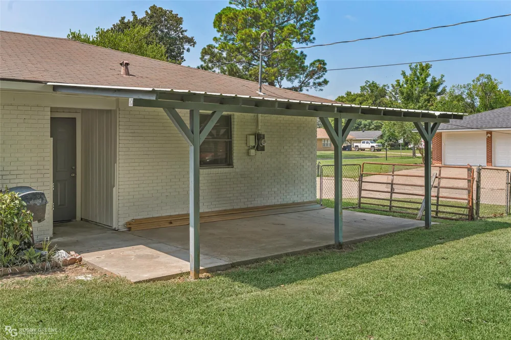 2401 Waverly Drive Bossier City, LA 71111
