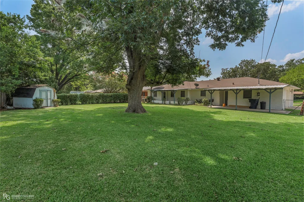 2401 Waverly Drive Bossier City, LA 71111