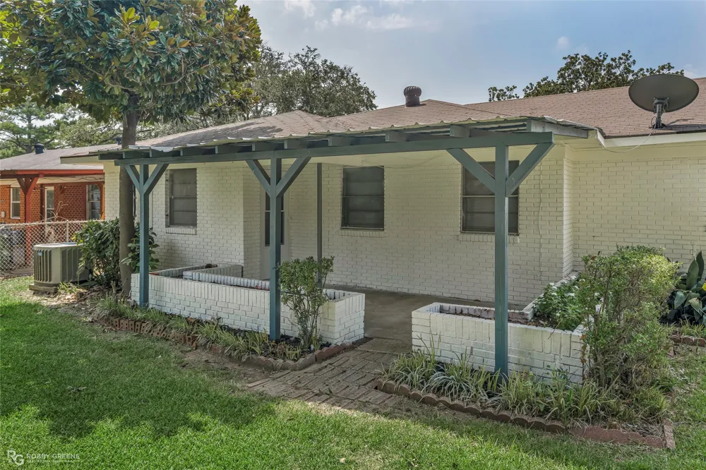 2401 Waverly Drive Bossier City, LA 71111