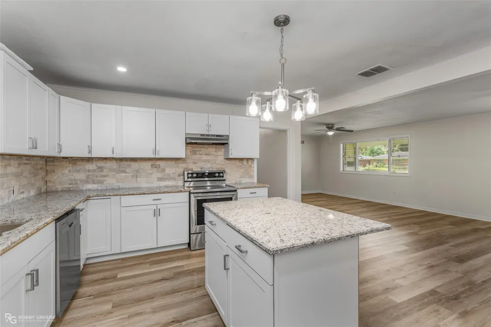 2401 Waverly Drive Bossier City, LA 71111