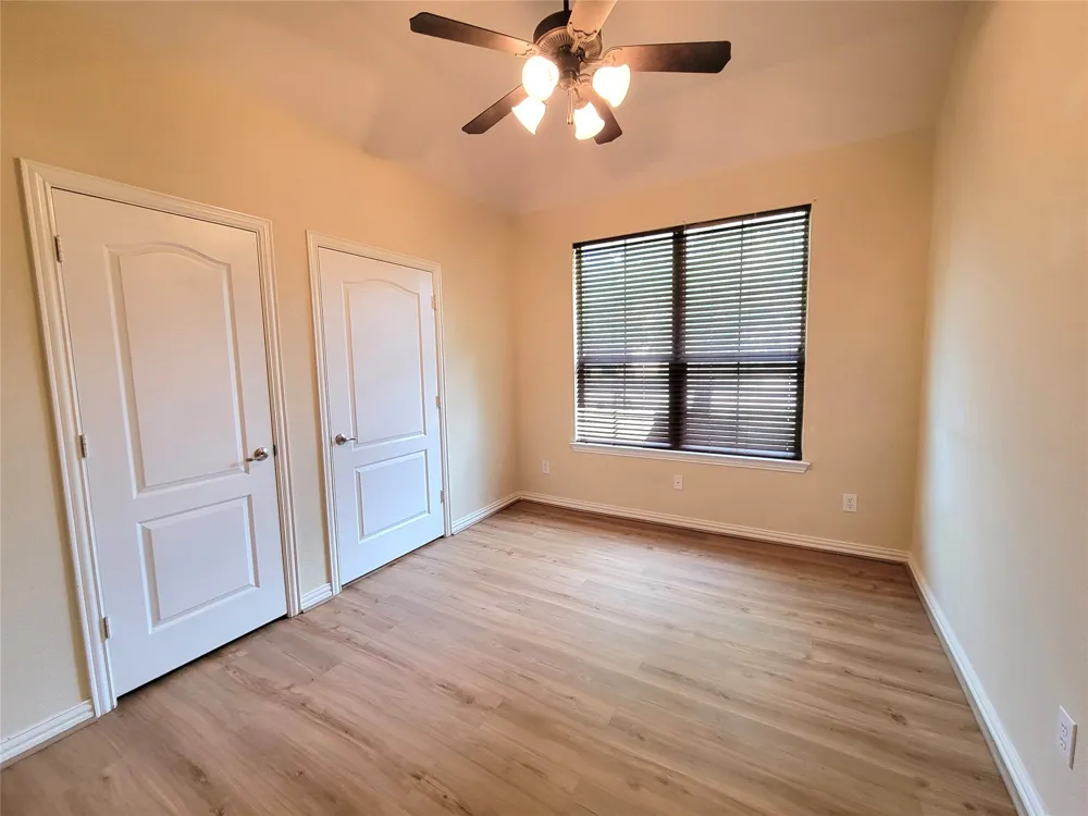 4805 Prairie Aster Drive Garland, TX 75043
