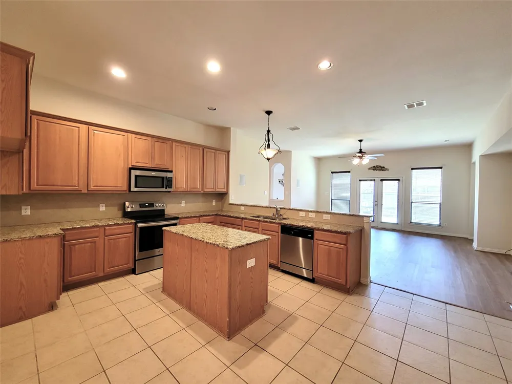 4805 Prairie Aster Drive Garland, TX 75043