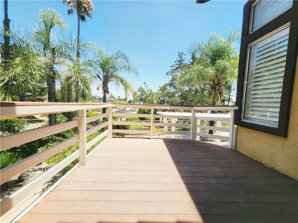 227 Calle Concordia San Dimas, CA 91773
