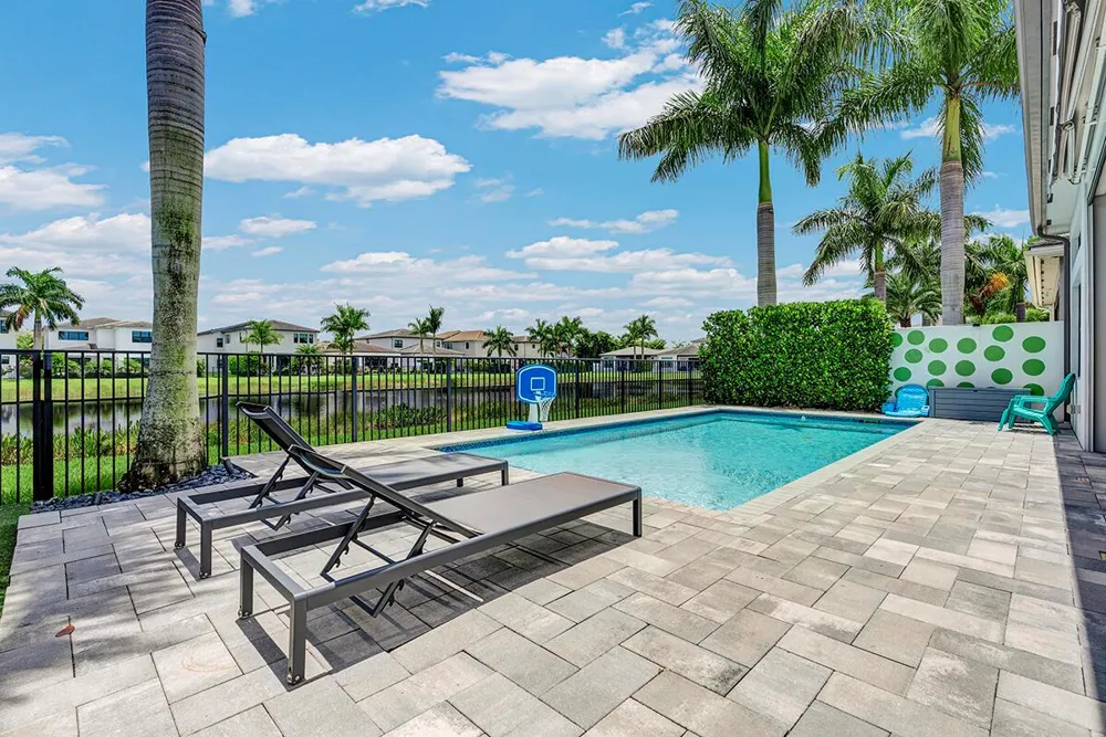 9046 CHAUVET WAY Boca Raton, FL 33496