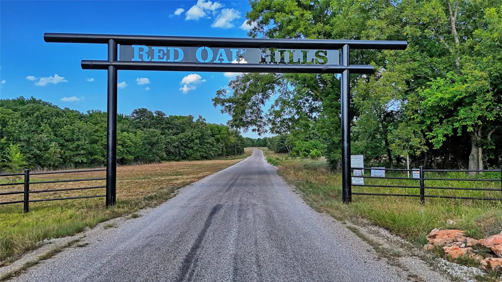 384 Red Oak Hills Road Nocona, TX 76255