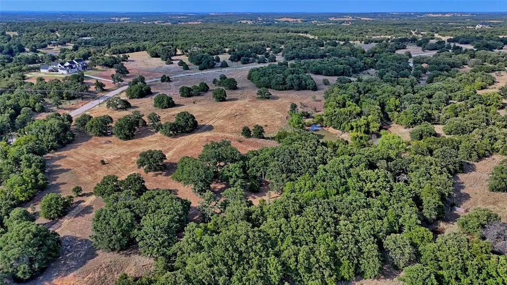 384 Red Oak Hills Road Nocona, TX 76255