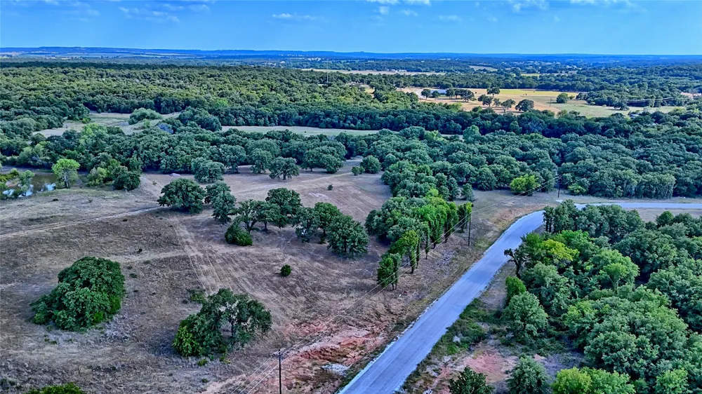 384 Red Oak Hills Road Nocona, TX 76255