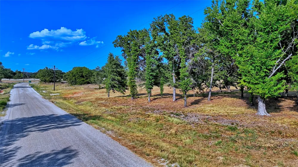 384 Red Oak Hills Road Nocona, TX 76255