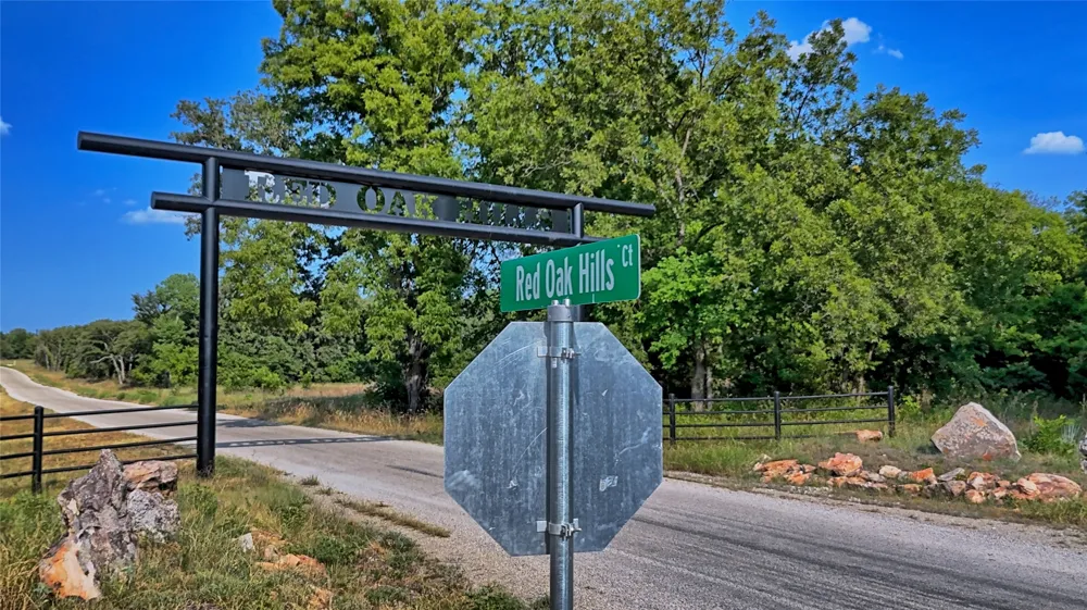 384 Red Oak Hills Road Nocona, TX 76255