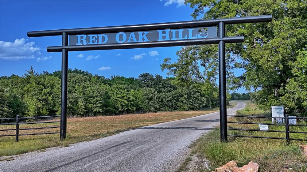 384 Red Oak Hills Road Nocona, TX 76255