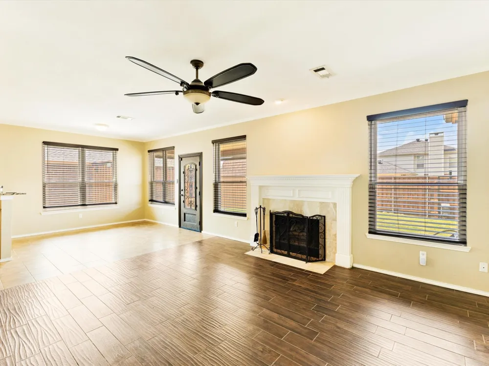 2617 Daniel Crk Mesquite, TX 75181