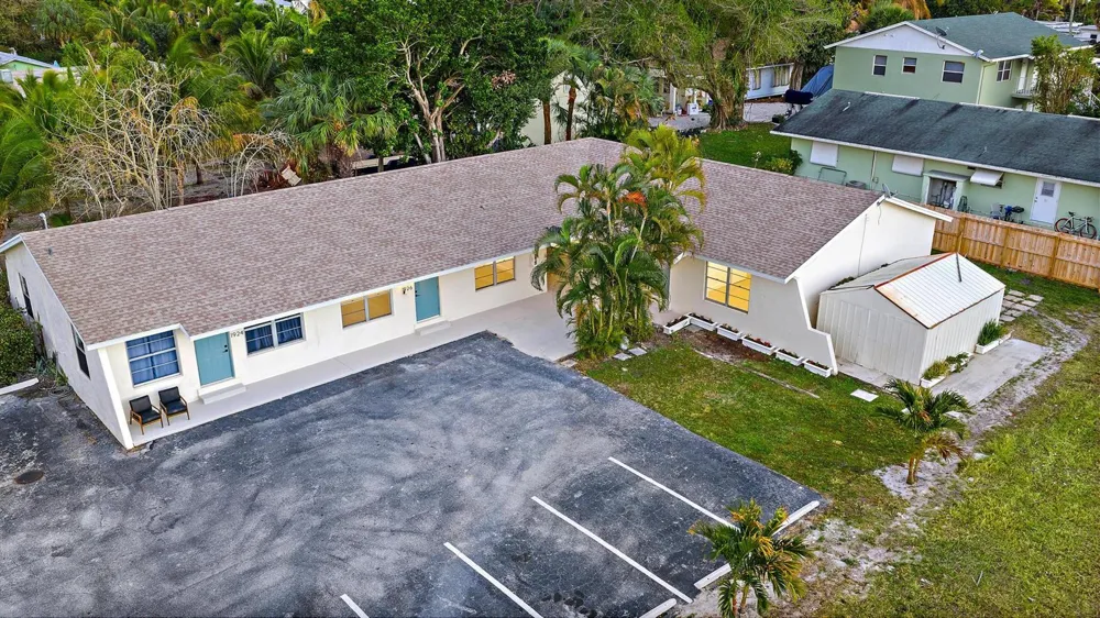 1924 Service Road North Palm Beach, FL 33408