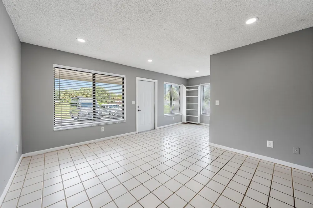 1924 Service Road North Palm Beach, FL 33408
