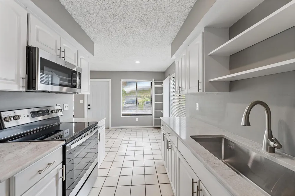 1924 Service Road North Palm Beach, FL 33408