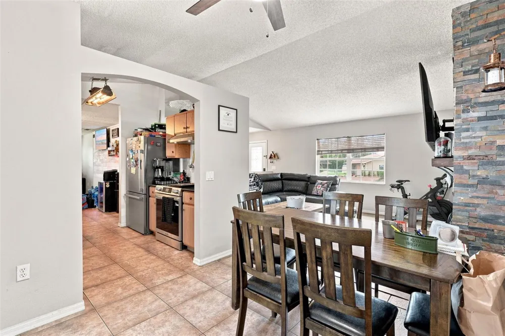 2772 PELHAM CIRCLE Deltona, FL 32738
