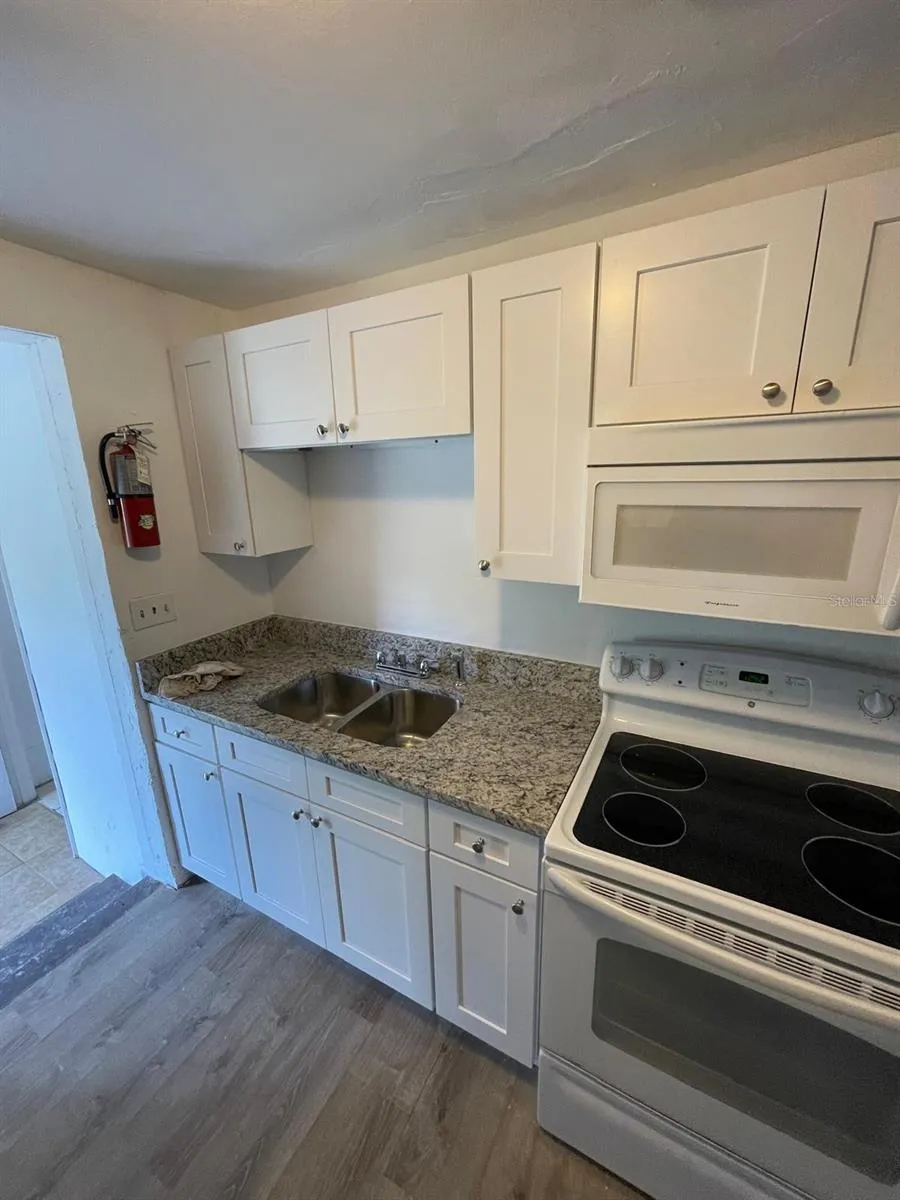 1142 BERKSHIRE ROAD Daytona Beach, FL 32117