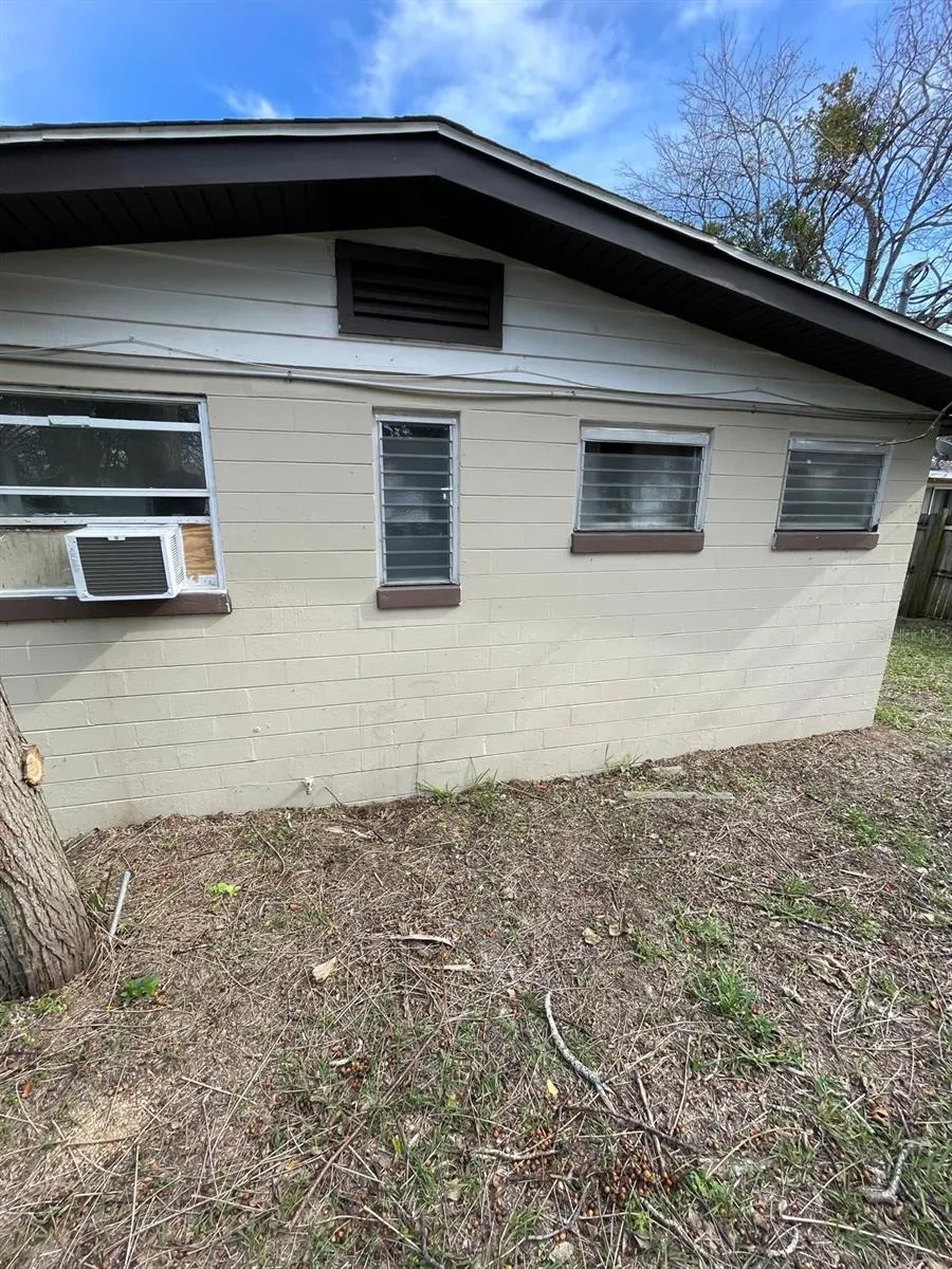 1142 BERKSHIRE ROAD Daytona Beach, FL 32117