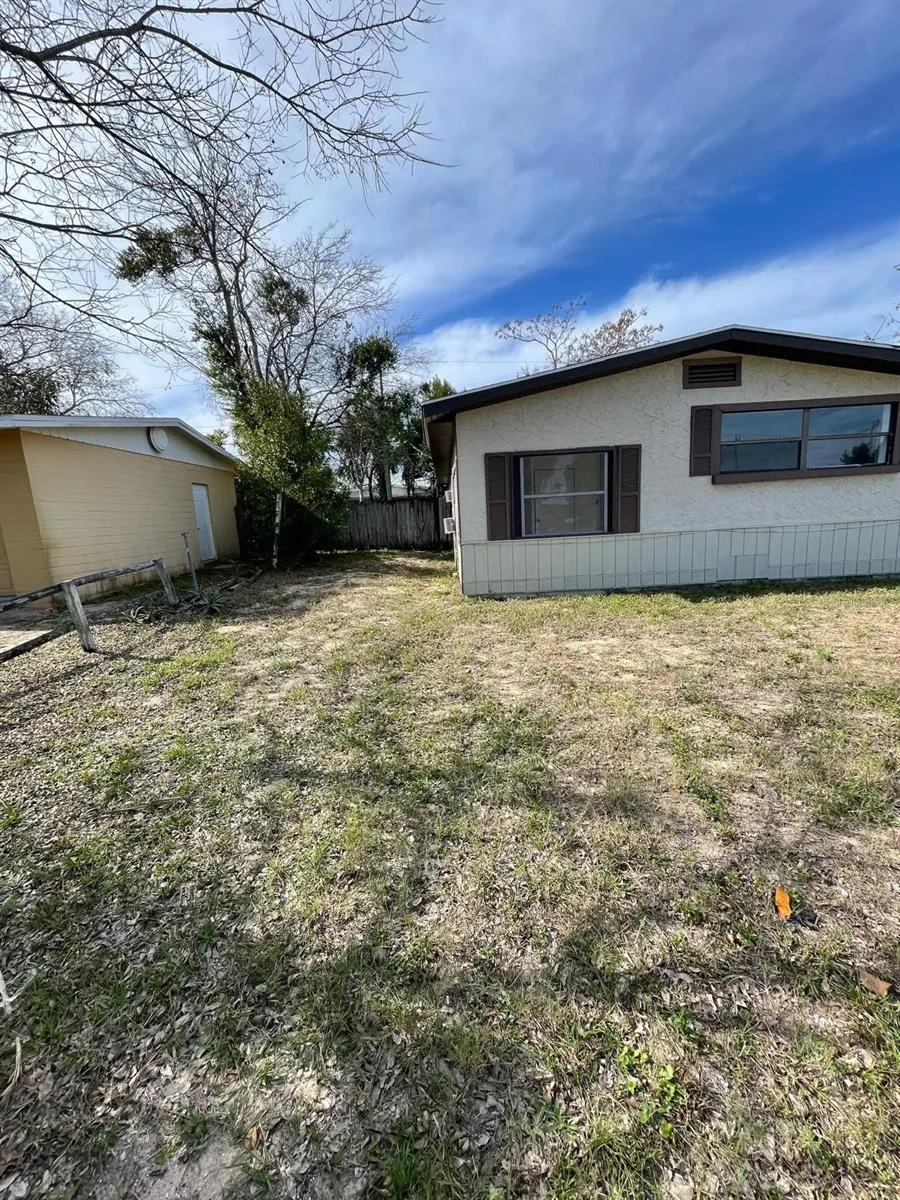 1142 BERKSHIRE ROAD Daytona Beach, FL 32117