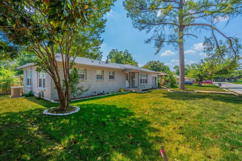 6716 John Drive Richland Hills, TX 76118