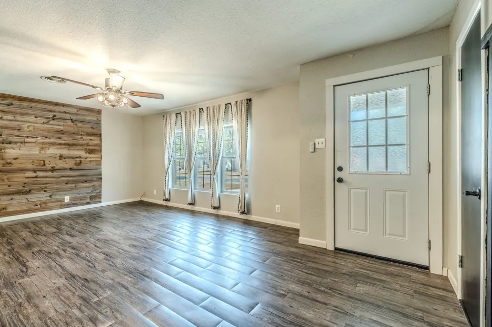 6716 John Drive Richland Hills, TX 76118