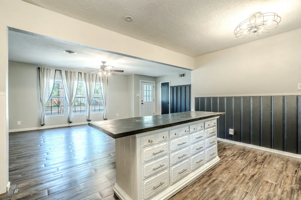 6716 John Drive Richland Hills, TX 76118