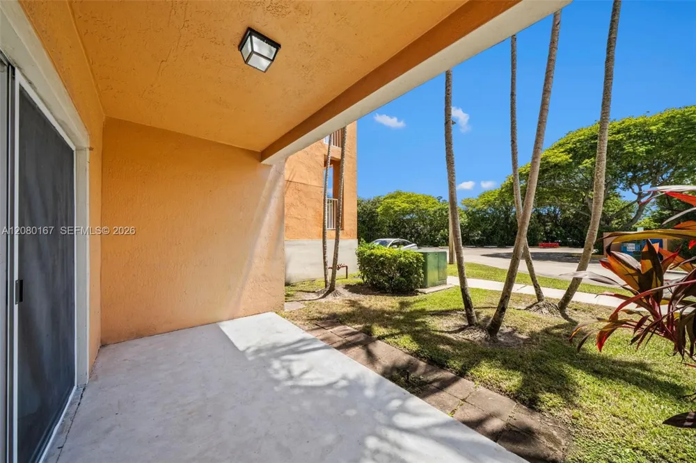 6992 SW 39th St #I104 Davie, FL 33314