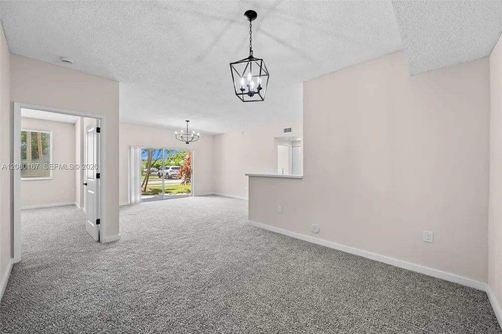 6992 SW 39th St #I104 Davie, FL 33314