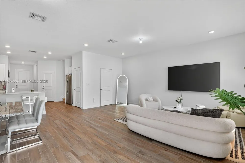 163 NE 13th Cir #N/a Homestead, FL 33033