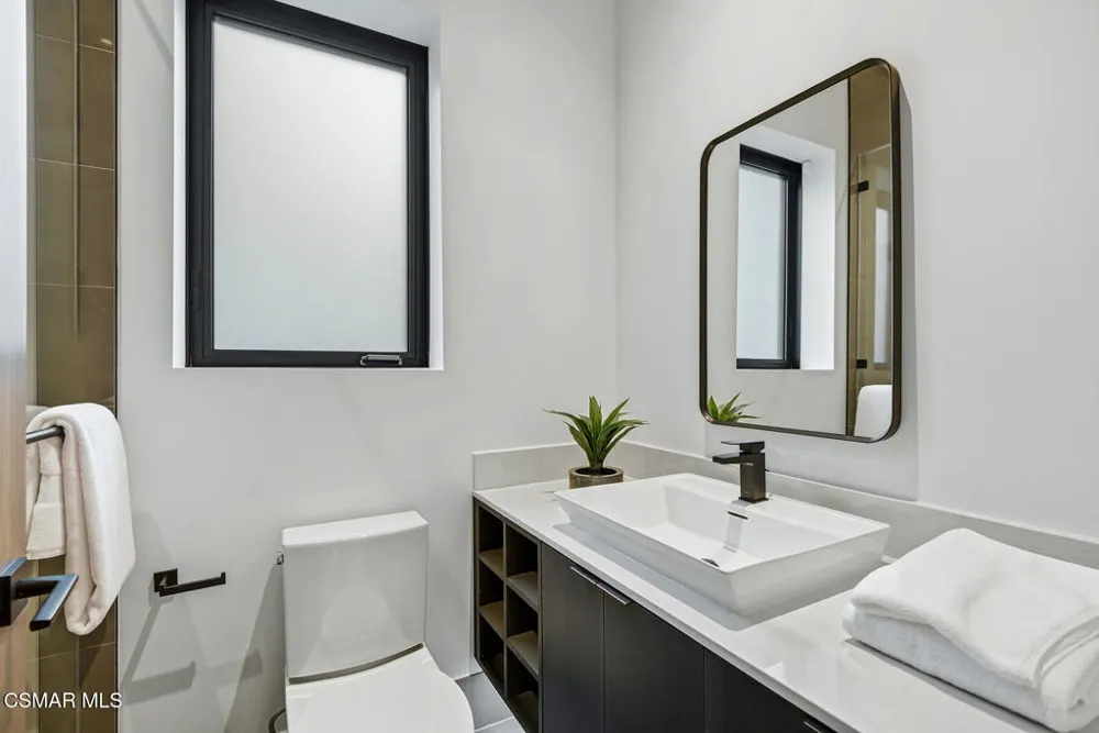 461 Lake Sherwood Drive Westlake Village, CA 91361