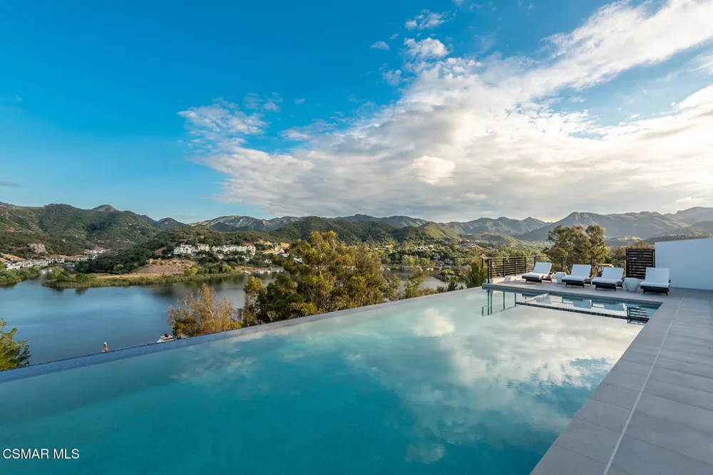 461 Lake Sherwood Drive Westlake Village, CA 91361