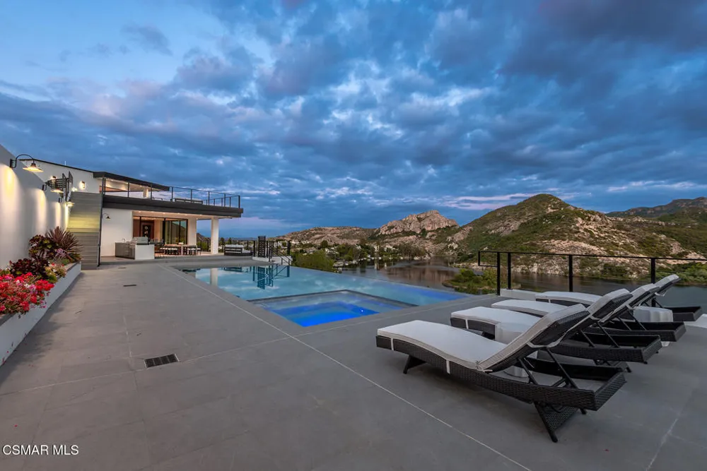 461 Lake Sherwood Drive Westlake Village, CA 91361