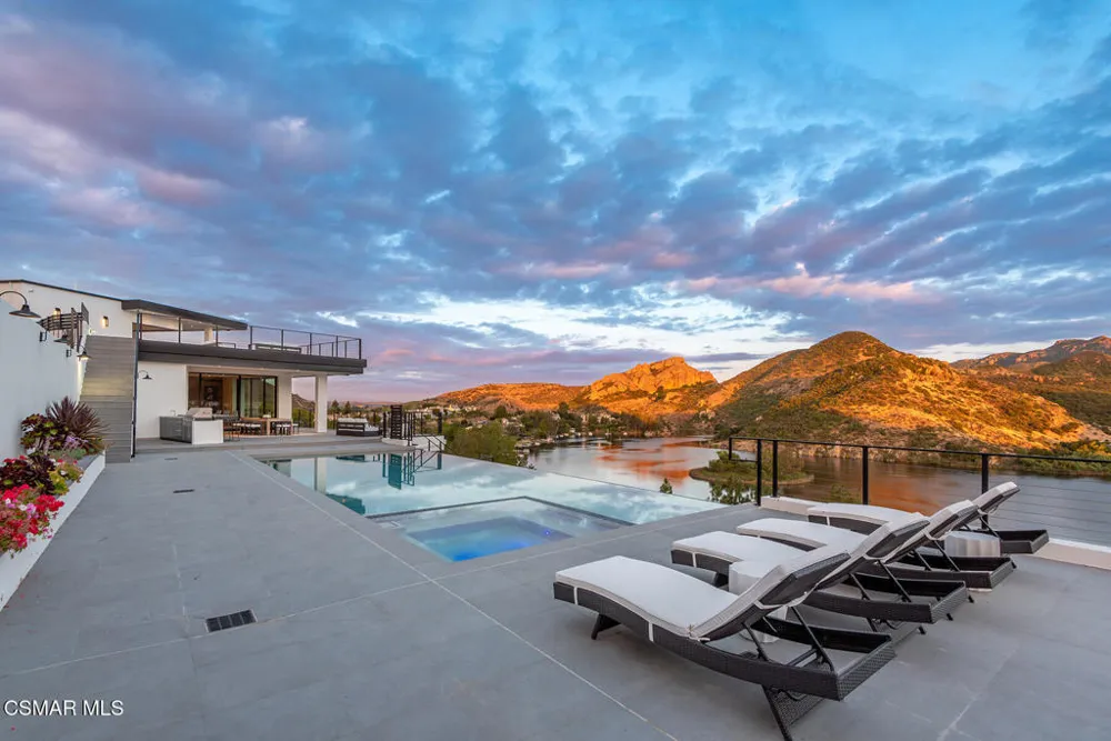 461 Lake Sherwood Drive Westlake Village, CA 91361