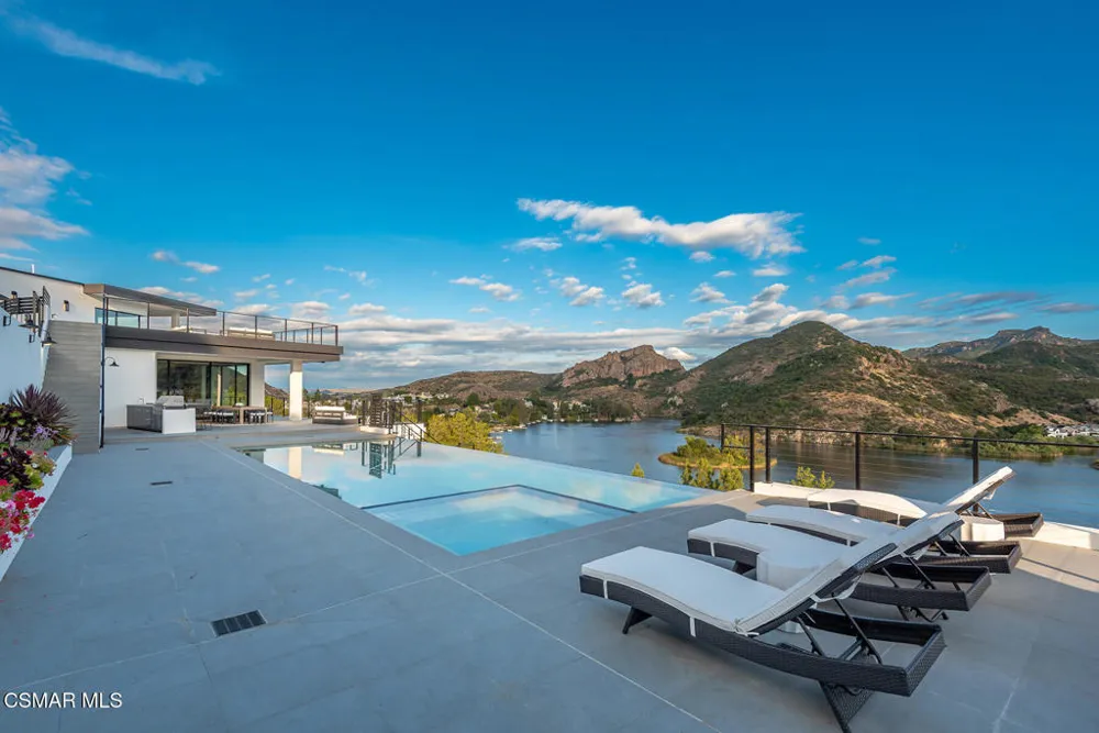461 Lake Sherwood Drive Westlake Village, CA 91361