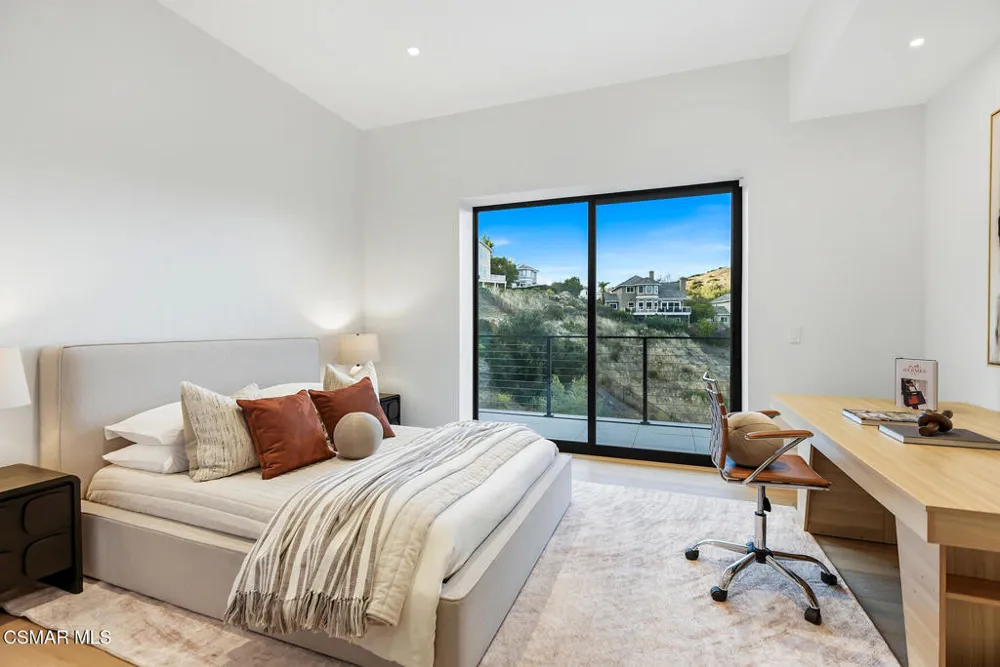 461 Lake Sherwood Drive Westlake Village, CA 91361
