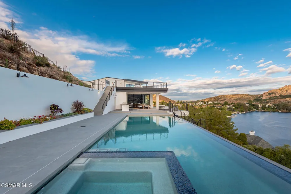 461 Lake Sherwood Drive Westlake Village, CA 91361