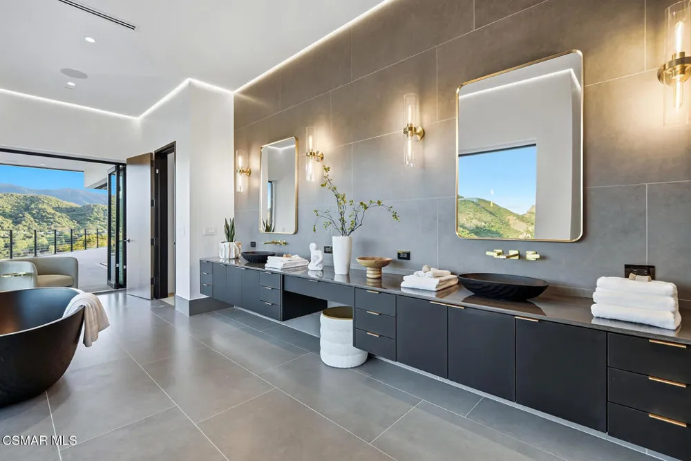 461 Lake Sherwood Drive Westlake Village, CA 91361
