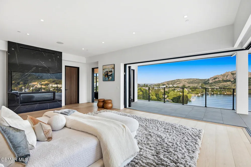 461 Lake Sherwood Drive Westlake Village, CA 91361