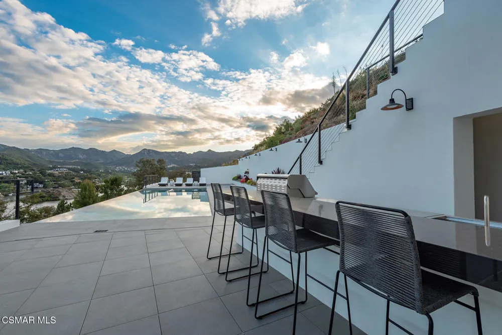 461 Lake Sherwood Drive Westlake Village, CA 91361