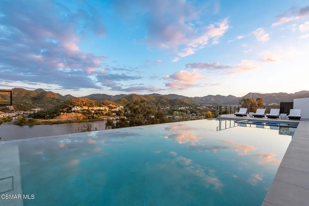 461 Lake Sherwood Drive Westlake Village, CA 91361