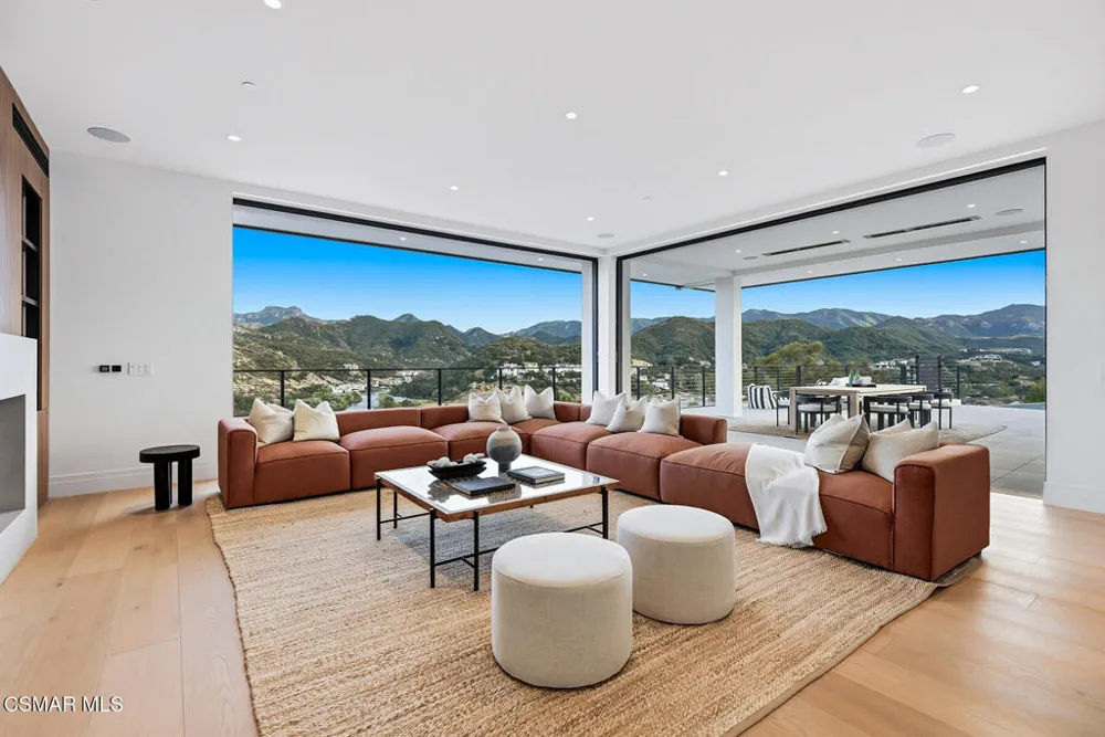 461 Lake Sherwood Drive Westlake Village, CA 91361