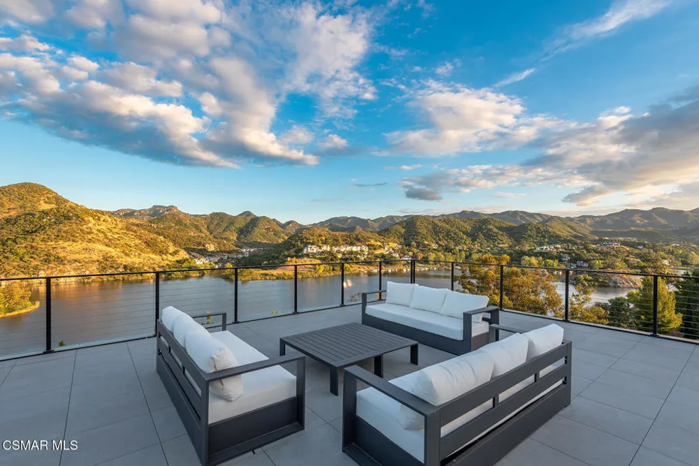 461 Lake Sherwood Drive Westlake Village, CA 91361
