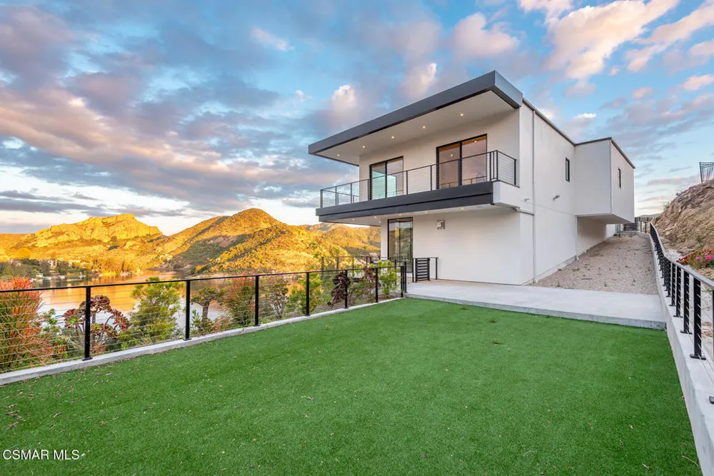 461 Lake Sherwood Drive Westlake Village, CA 91361