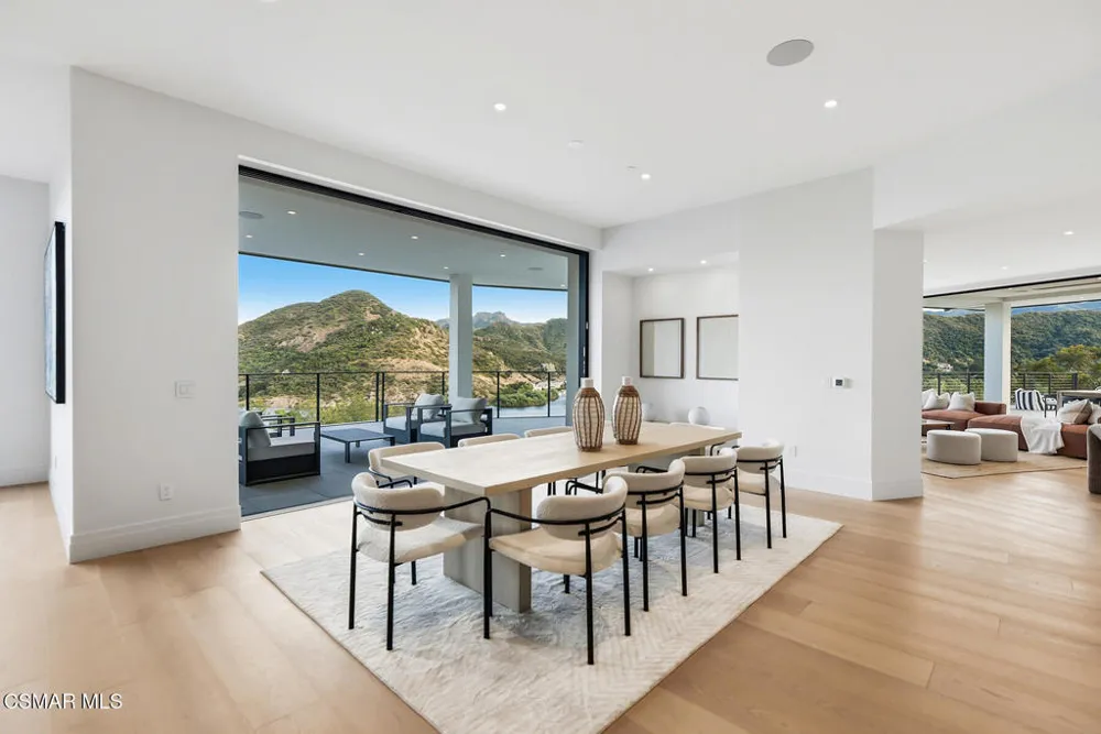 461 Lake Sherwood Drive Westlake Village, CA 91361