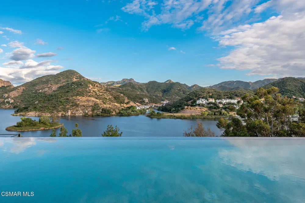 461 Lake Sherwood Drive Westlake Village, CA 91361