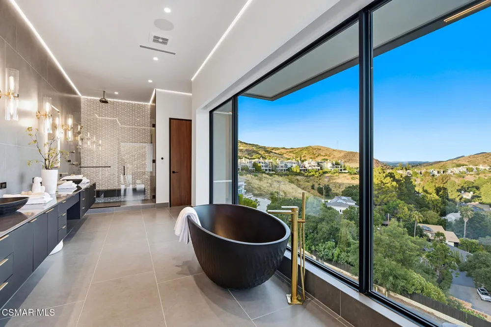 461 Lake Sherwood Drive Westlake Village, CA 91361