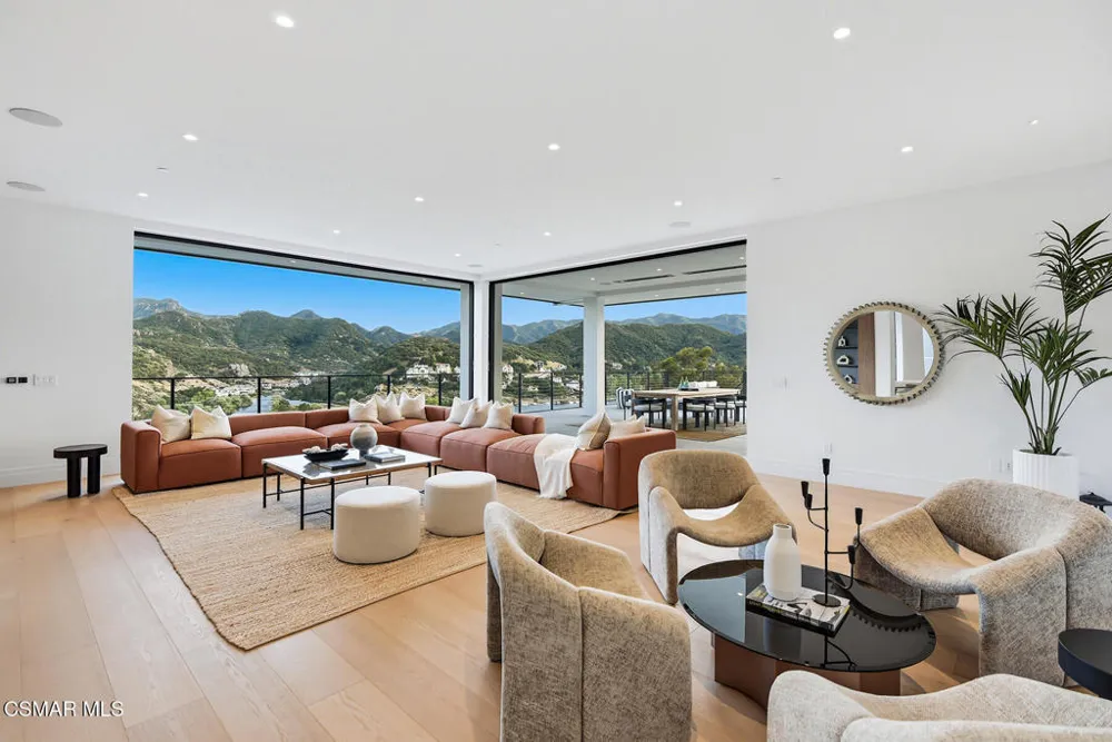 461 Lake Sherwood Drive Westlake Village, CA 91361