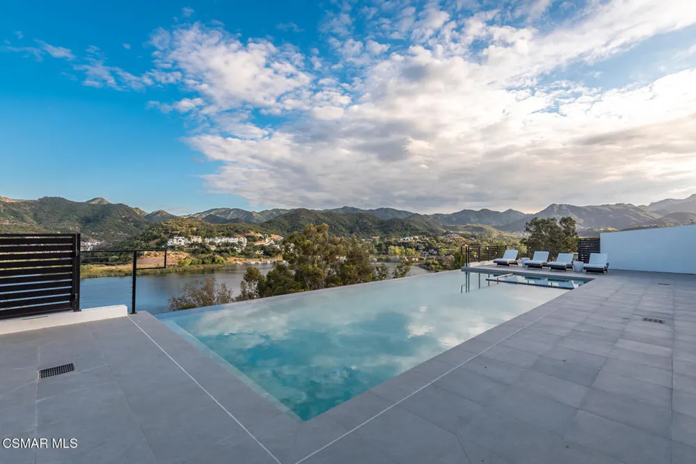 461 Lake Sherwood Drive Westlake Village, CA 91361