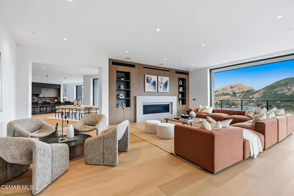 461 Lake Sherwood Drive Westlake Village, CA 91361