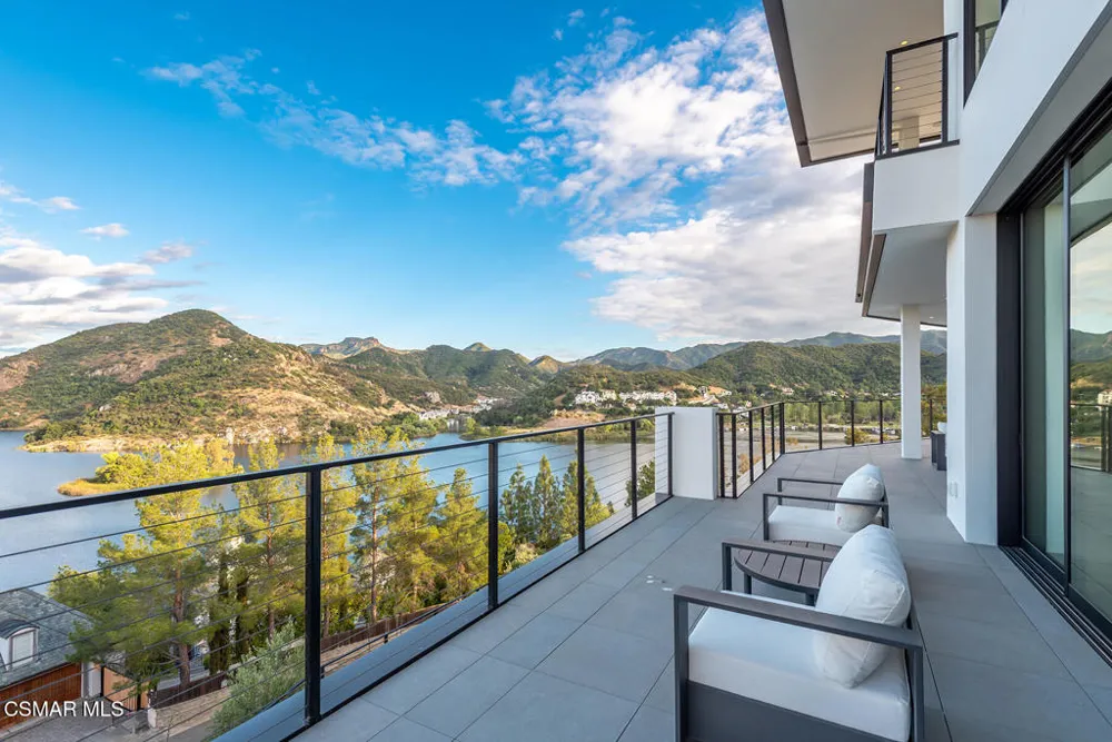 461 Lake Sherwood Drive Westlake Village, CA 91361